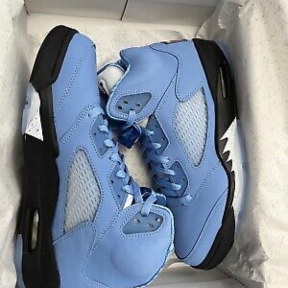 Jordan 5 ‘UNC’ - Picture 2 of 2